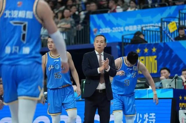 乐鱼体育官方网站-CBA｜许利民：赵睿下场有望出战，曾凡博还未有明确复出时间表
